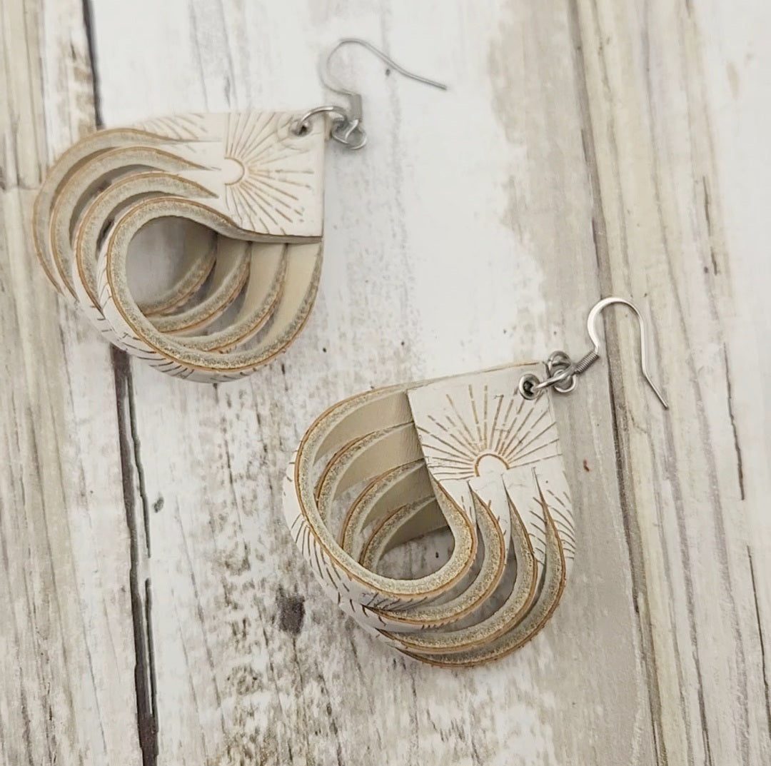 Colleen - 3D twisted leather earrings