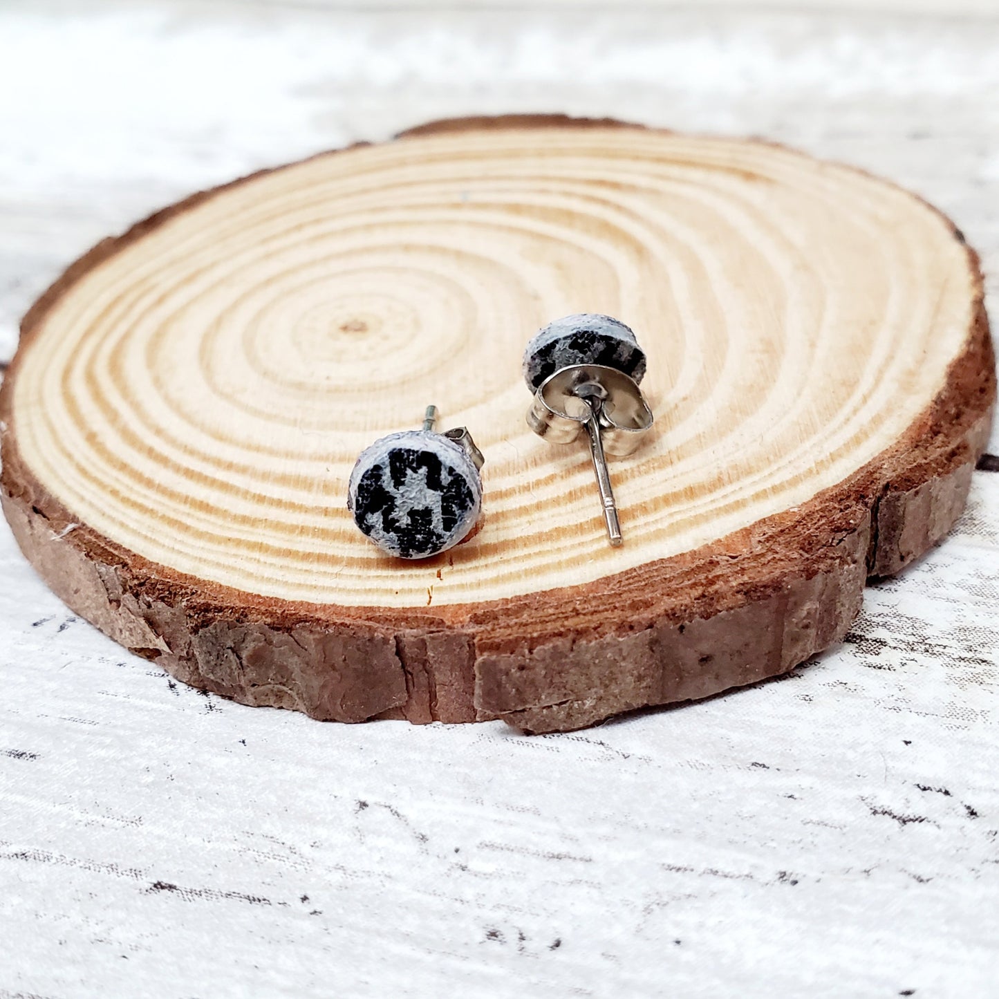 6mm Round Lils - leather stud earrings